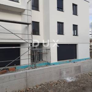 KASTAV, RUBEŠI- dvojna kuća 150m2, DB+3S s pogledom na more i garažom + okoliš 200m2 - SW