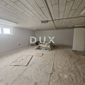 KASTAV, RUBEŠI- dvojna kuća 150m2, DB+3S s pogledom na more i garažom + okoliš 200m2 - SW