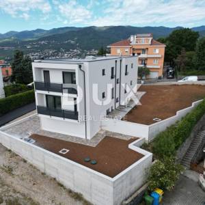 KASTAV, RUBEŠI- dvojna kuća 150m2, DB+3S s pogledom na more i garažom + okoliš 200m2 - SW