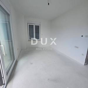 KASTAV, RUBEŠI- dvojna kuća 150m2, DB+3S s pogledom na more i garažom + okoliš 200m2 - SW
