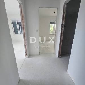 KASTAV, RUBEŠI- dvojna kuća 150m2, DB+3S s pogledom na more i garažom + okoliš 200m2 - SW