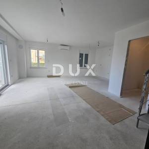 KASTAV, RUBEŠI- dvojna kuća 150m2, DB+3S s pogledom na more i garažom + okoliš 200m2 - SW