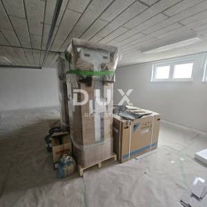 KASTAV, RUBEŠI- dvojna kuća 150m2, DB+3S s pogledom na more i garažom + okoliš 200m2 - SW