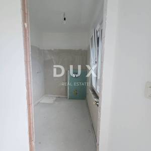 KASTAV, RUBEŠI- dvojna kuća 150m2, DB+3S s pogledom na more i garažom + okoliš 200m2 - SW