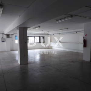 KASTAV, ŽEGOTI- dvoetažni poslovni prostor 421m2 s liftom za zakup/najam + parking