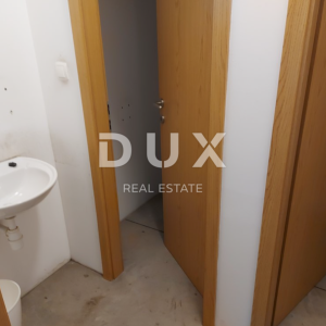 KASTAV, ŽEGOTI- dvoetažni poslovni prostor 421m2 s liftom za zakup/najam + parking