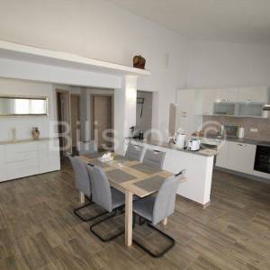 Kaštel Stari, kuća s 4 stana, 416m2, prodaja