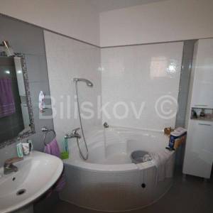 Kaštel Stari, obiteljska kuća s 3 stana, 490m2, prodaja