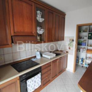 Kaštel Stari, obiteljska kuća s 3 stana, 490m2, prodaja