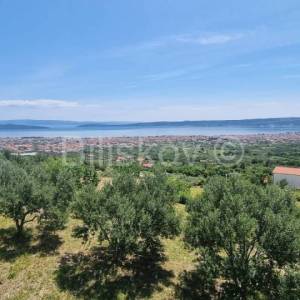Kaštel Stari, objekt na velikom poljop. zemljištu, prodaja