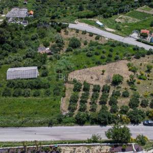 Kaštel Stari, objekt na velikom poljop. zemljištu, prodaja