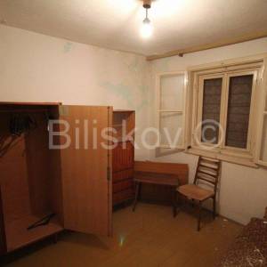 Kaštel Sućurac,troetažni stan u kamenoj kući, prodaja