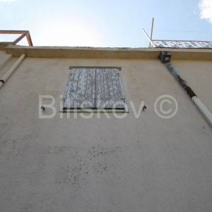 Kaštel Sućurac,troetažni stan u kamenoj kući, prodaja