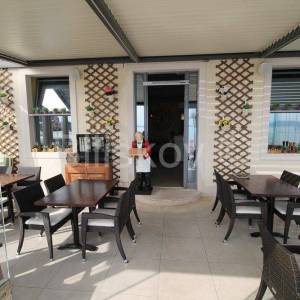 Kaštela, Kaštel Novi, uhodani restoran