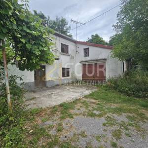 Klana - okolica, kuća + gospodarski objekt/garaža,
