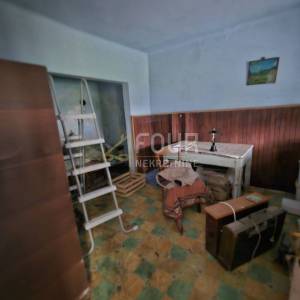 Klana - okolica, kuća + gospodarski objekt/garaža,