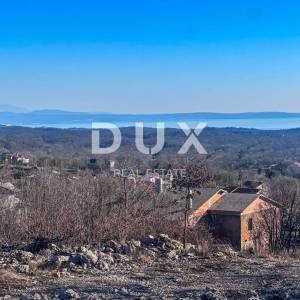 KLANA, ŠKALNICA – Građevinsko zemljište na odličnoj lokaciji. POGLED NA MORE.