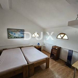 KLENOVICA- dvojna kuća/villa 320m2 s pogledom na more + okoliš 400m2 