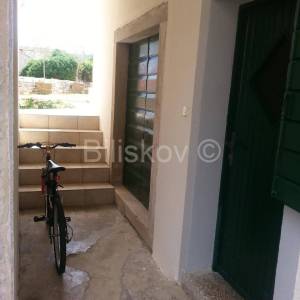 KORČULA, BLATO-renovirana kamena kuća s bazenom