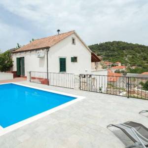 KORČULA, BLATO-renovirana kamena kuća s bazenom