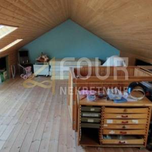 Korčula, Lumbarda, kuća s dva stana 180m od mora!