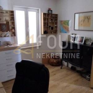 Korčula, Lumbarda, kuća s dva stana 180m od mora!