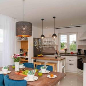 Kostrena, 97.10m2, 3s+db, terasa, pogled