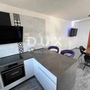 KOSTRENA, GLAVANI - Dva apartmana s velikom terasom i parkirnim mjestima