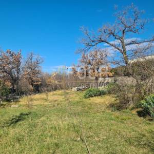 Kostrena, građevinsko zemljište 900m2