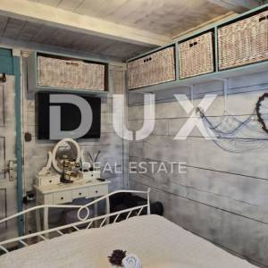 KOSTRENA - Komadić privatnog raja tik do mora
