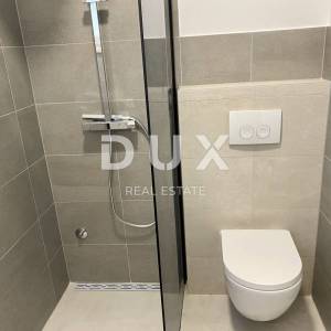 KOSTRENA - Moderna ekskluzivna novogradnja - stan u prizemlju s okućnicom 400m2, apartmanom 42m2 i garažom 100m2