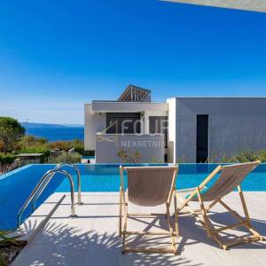 Kostrena, moderna vila s bazenom