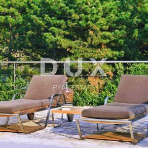 KOSTRENA - Predivna vila s bazenom na parceli od 2200m2