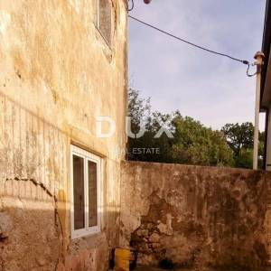 KOSTRENA - Primorska kuća s pogledom na more