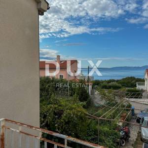 KOSTRENA, RIJEKA - samostojeća kuća s okućnicom i pogledom na more, mirna ulica, 400m od mora