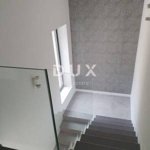 KOSTRENA - Vrhunska villa s bazenom