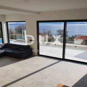 KOSTRENA - Vrhunska villa s bazenom
