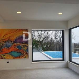 KOSTRENA - Vrhunska villa s bazenom