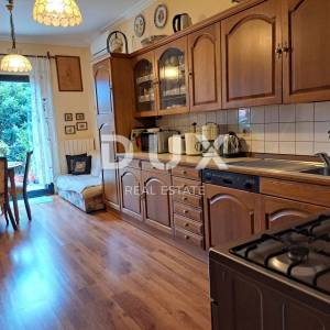 KOSTRENA, ŽURKOVO - obiteljska vila nadomak mora