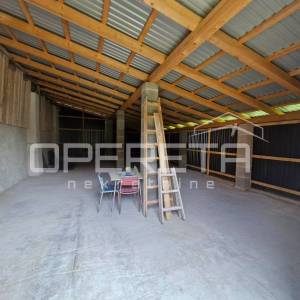 Kraljevec na Sutli, Zgrada, 168.000,00 EUR
