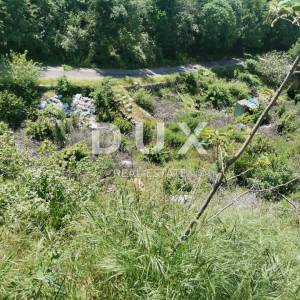 KRALJEVICA- građevinsko zemljište 1591m2 za stambenu zgradu – stanove/apartmane/  obiteljsku kuću / villu / kuću za iznajmljiva...