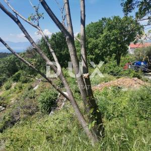 KRALJEVICA- građevinsko zemljište 1591m2 za stambenu zgradu – stanove/apartmane/  obiteljsku kuću / villu / kuću za iznajmljiva...