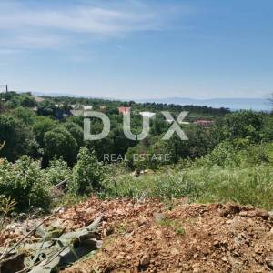 KRALJEVICA- građevinsko zemljište 1591m2 za stambenu zgradu – stanove/apartmane/  obiteljsku kuću / villu / kuću za iznajmljiva...