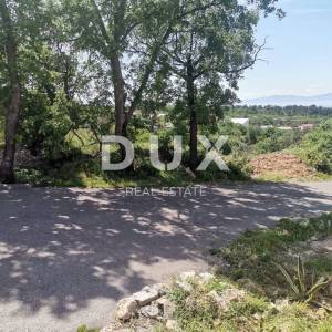 KRALJEVICA- građevinsko zemljište 1591m2 za stambenu zgradu – stanove/apartmane/  obiteljsku kuću / villu / kuću za iznajmljiva...