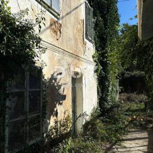 KRALJEVICA, KRIŽIŠĆE - Tri kuće za adaptaciju s potencijalom + VRT  na mirnoj lokaciji!