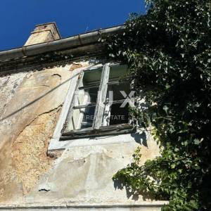 KRALJEVICA, KRIŽIŠĆE - Tri kuće za adaptaciju s potencijalom + VRT  na mirnoj lokaciji!