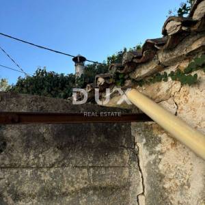 KRALJEVICA, KRIŽIŠĆE - Tri kuće za adaptaciju s potencijalom + VRT  na mirnoj lokaciji!