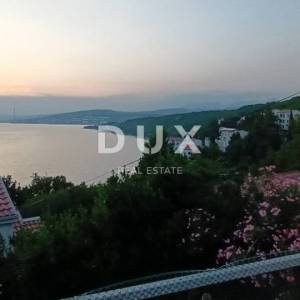KRALJEVICA - kuća sa dva stana, drugi red do mora