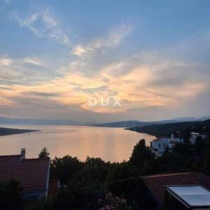 KRALJEVICA - kuća sa dva stana, drugi red do mora
