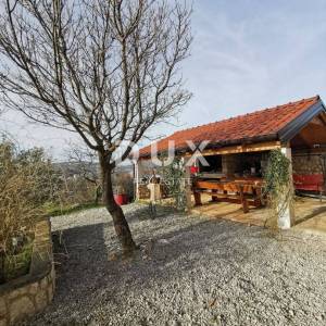 KRALJEVICA - Obiteljska kuća + građevinski teren (781 m2)